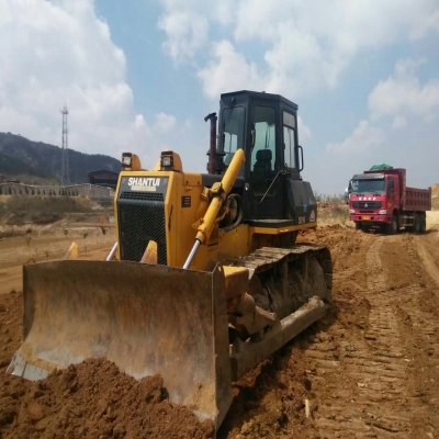 泓途租賃推土機在濟荷高速施工